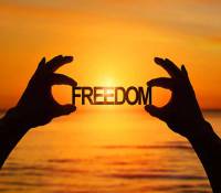 آزادی چیست | انسان چگونه می تواند به آزادی برسد و آزادانه زندگی کند